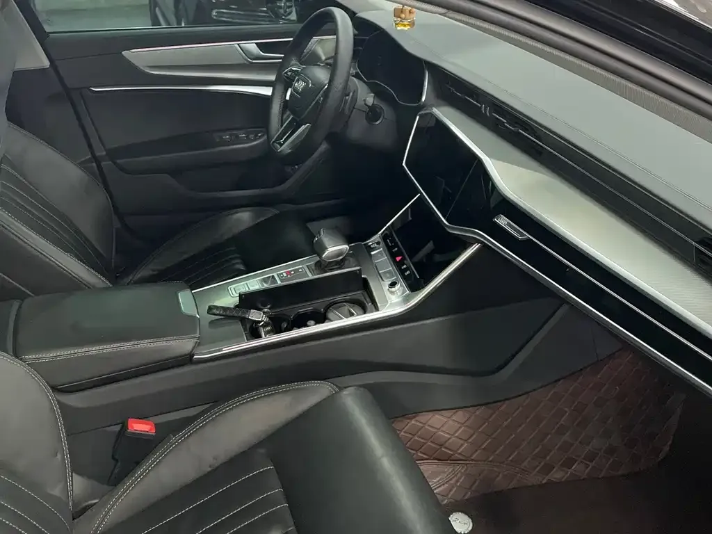 Audi A6L 2023 из CN, фото 5
