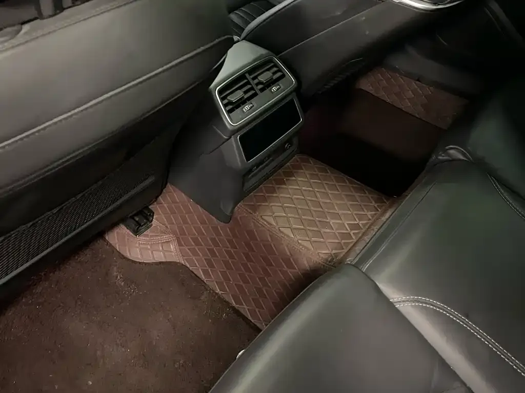 Audi A6L 2023 из CN, фото 9
