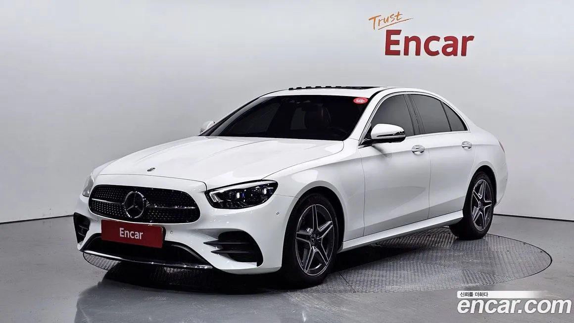 Mercedes-Benz E-Class — фото 1
