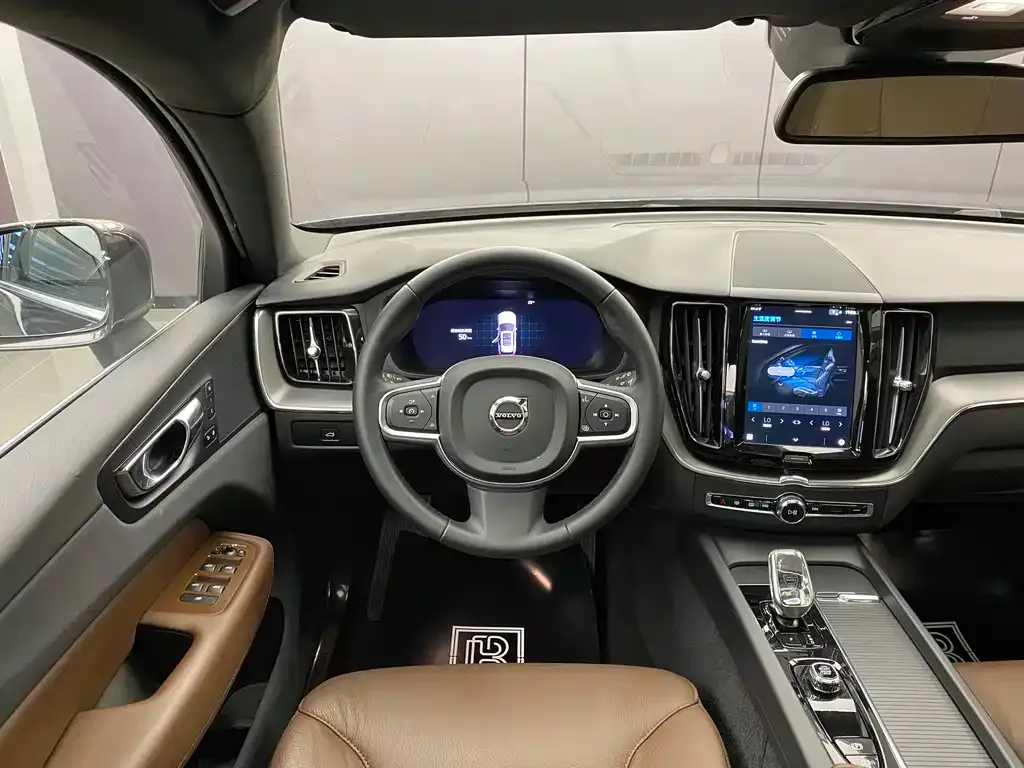 Volvo XC60 2024 из CN, фото 5