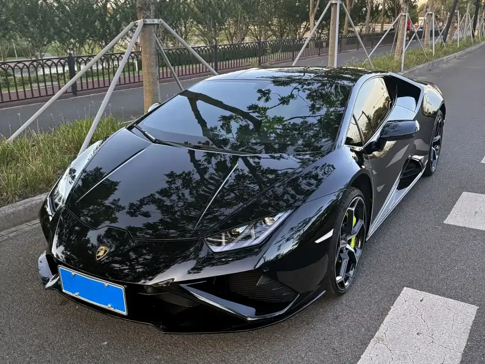 Lamborghini Huracan — фото 1