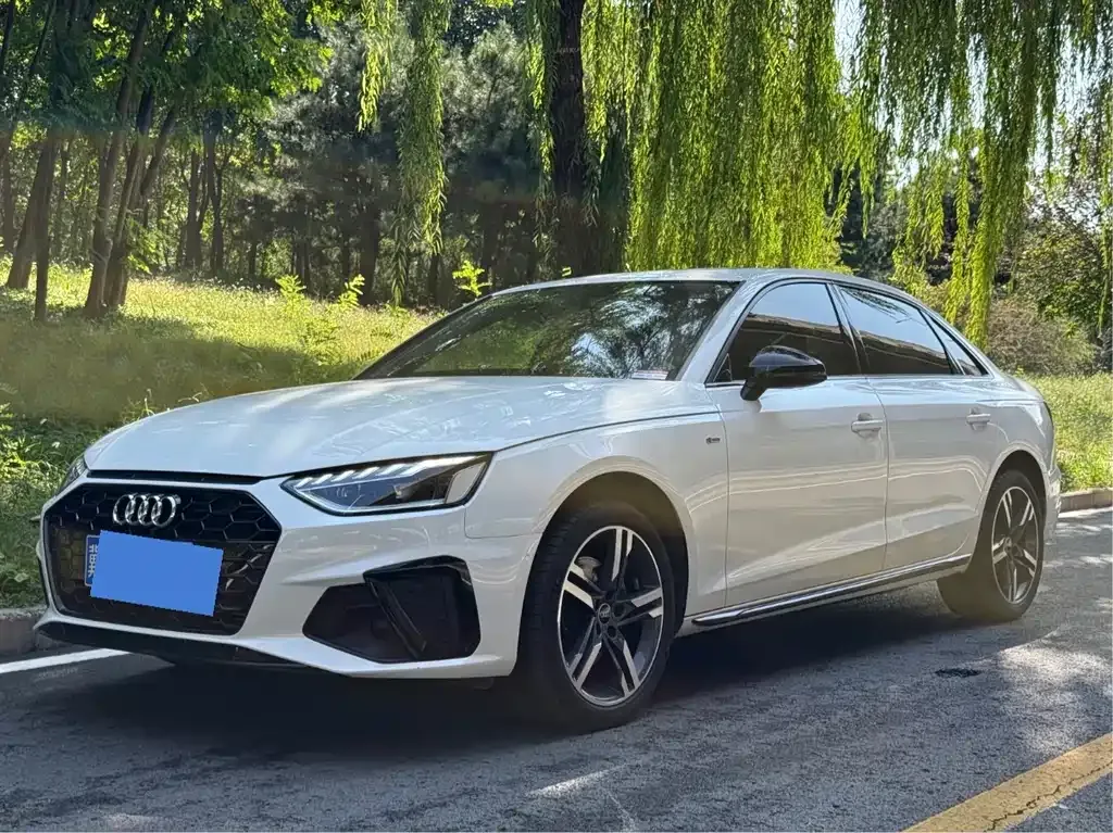 Audi A4L 2022 из CN, фото 1