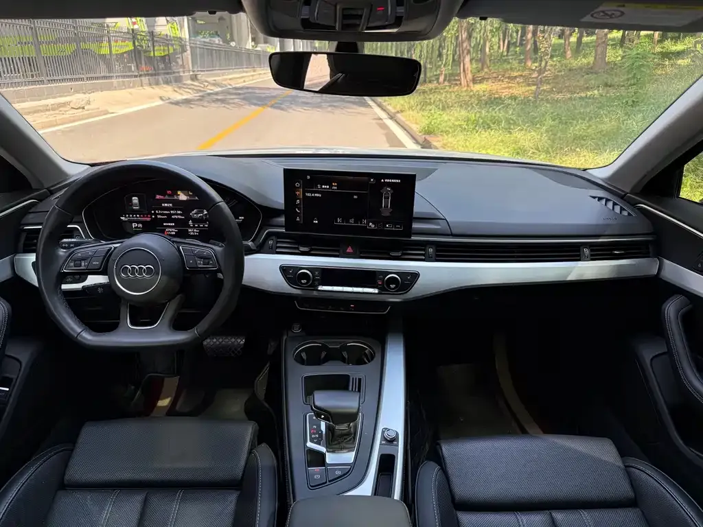 Audi A4L 2022 из CN, фото 7