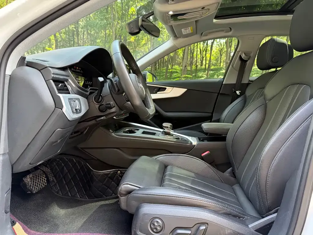 Audi A4L 2022 из CN, фото 8