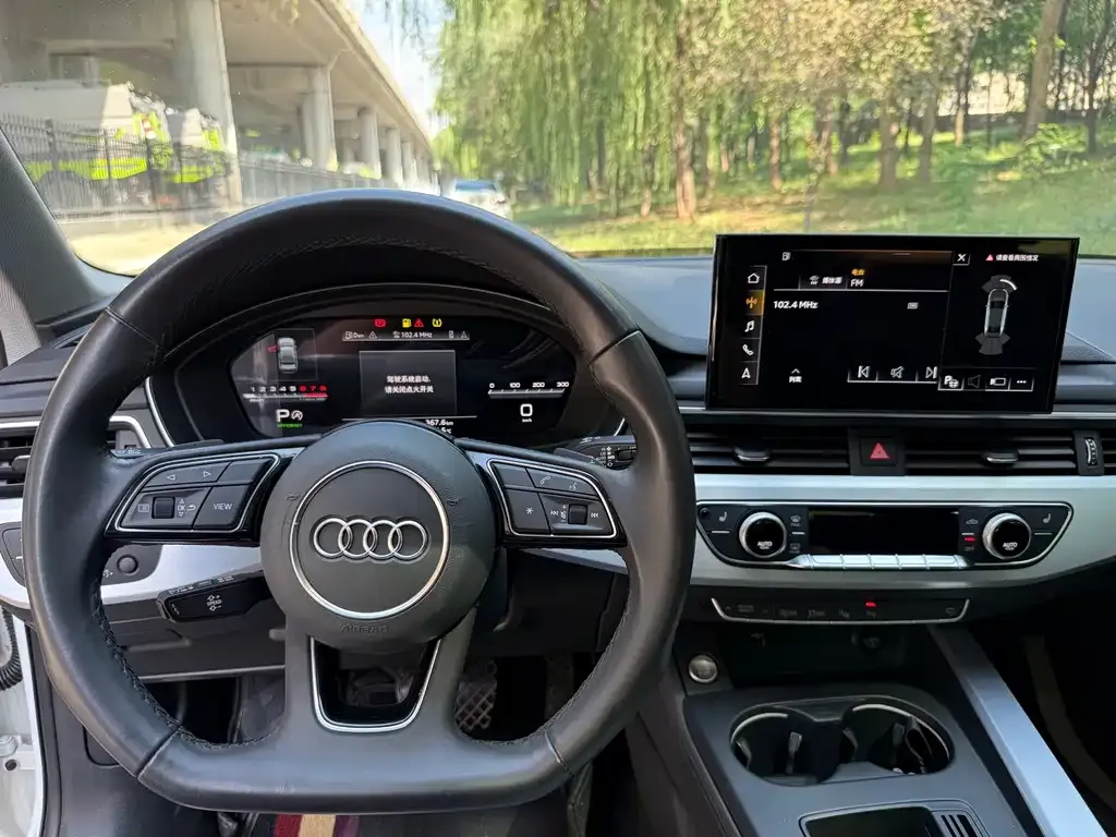 Audi A4L 2022 из CN, фото 9
