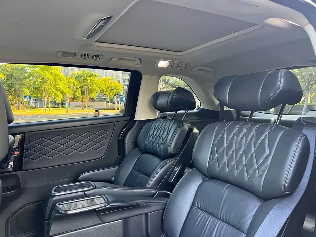 Honda Elysion 2021 из CN, фото 7