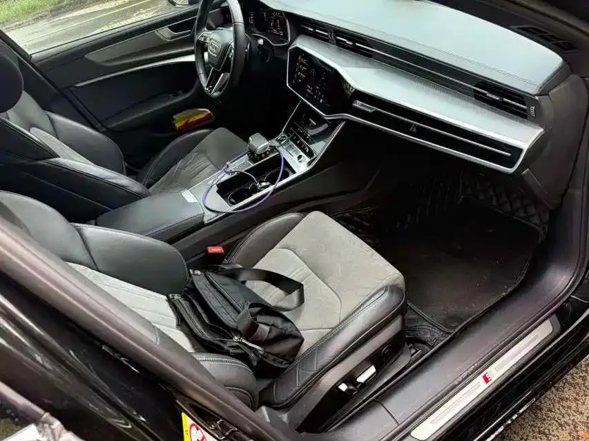 Audi A6L 2024 из CN, фото 5