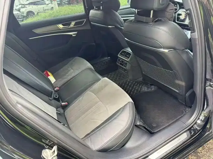 Audi A6L 2024 из CN, фото 6