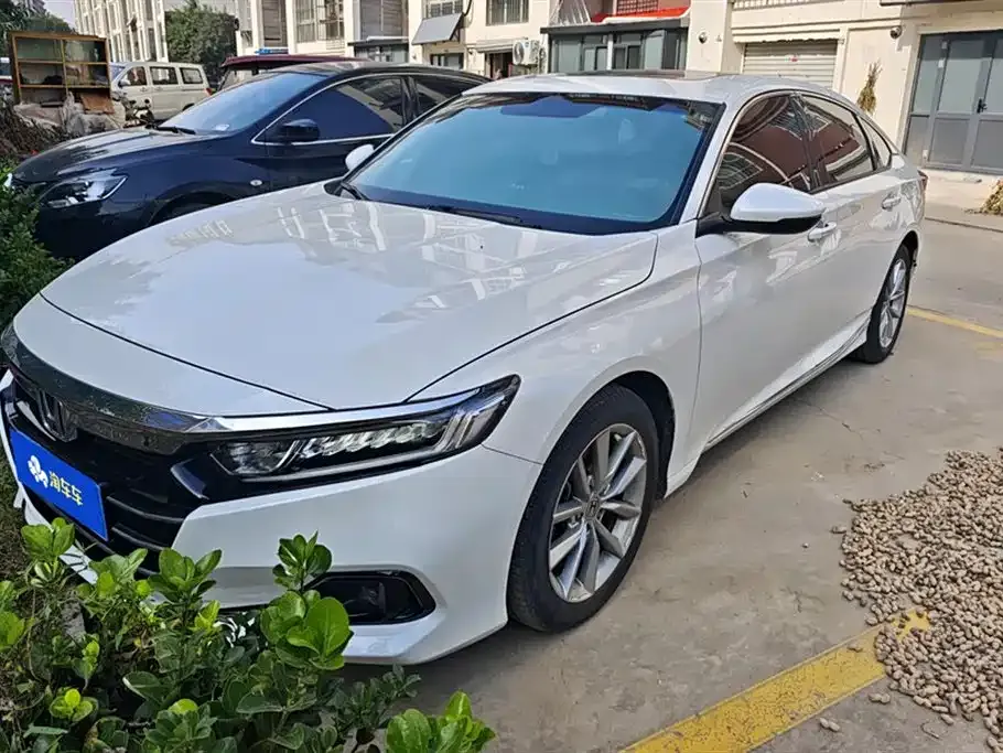Honda Accord — фото 1