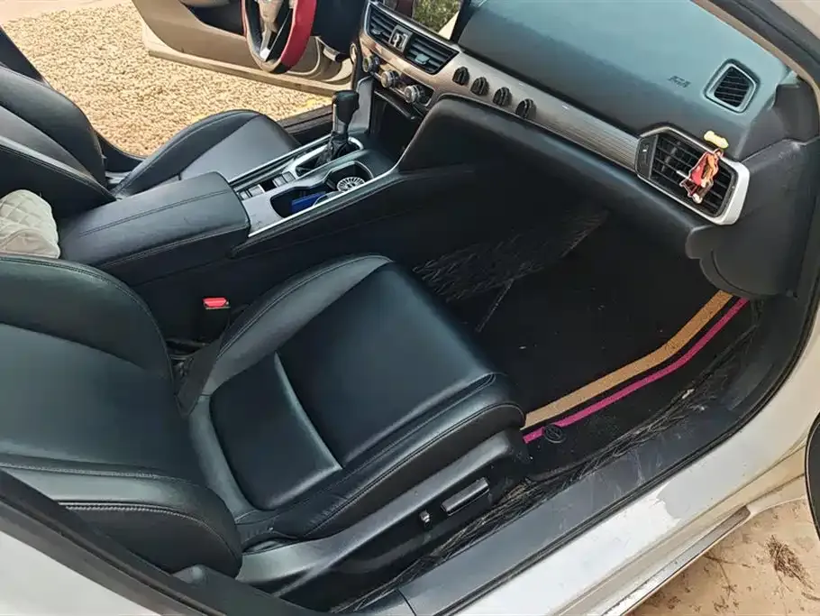 Honda Accord — фото 8
