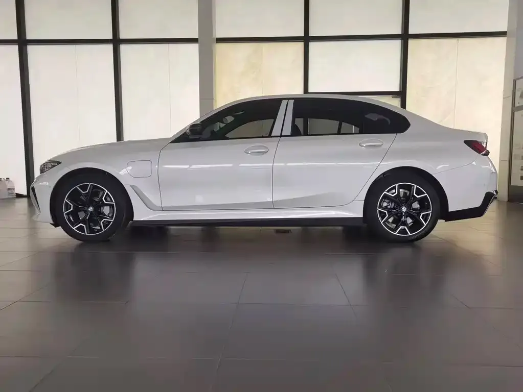 BMW i3 2025 из CN, фото 3