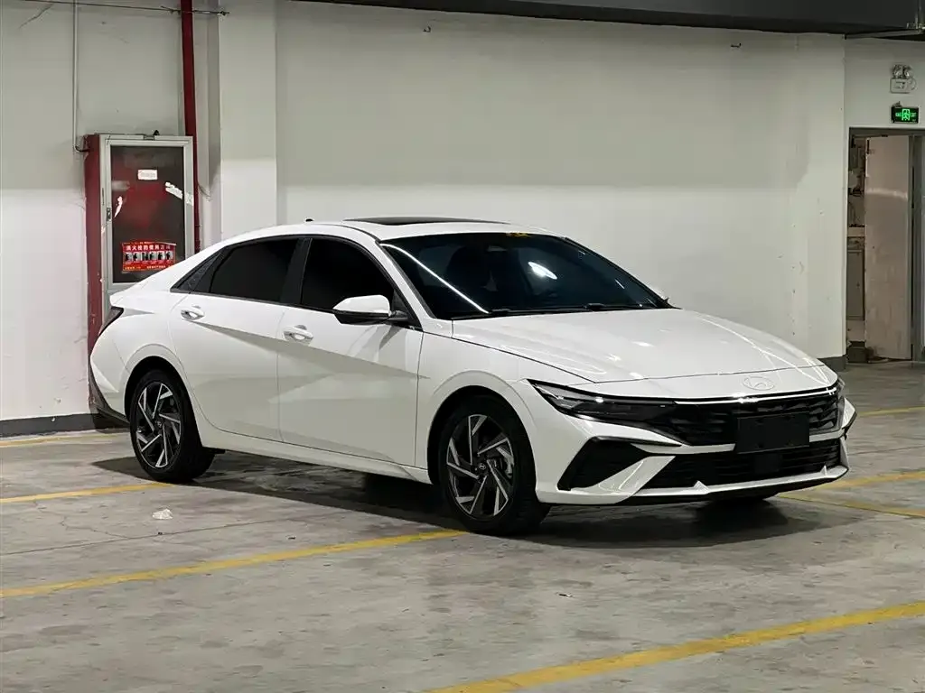 Hyundai Elantra 2024 из CN, фото 3