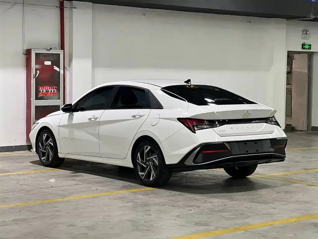 Hyundai Elantra 2024 из CN, фото 4