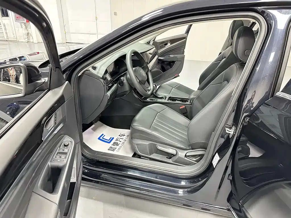 Volkswagen Passat — фото 10
