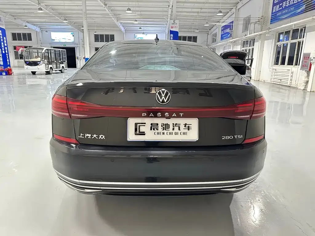 Volkswagen Passat — фото 5