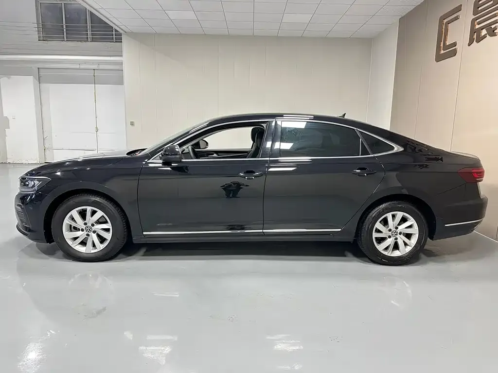 Volkswagen Passat — фото 8