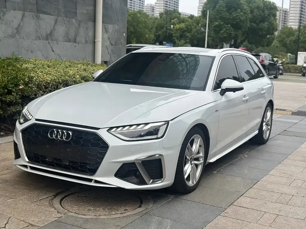 Audi A4 (Import) 2022 из CN, фото 1