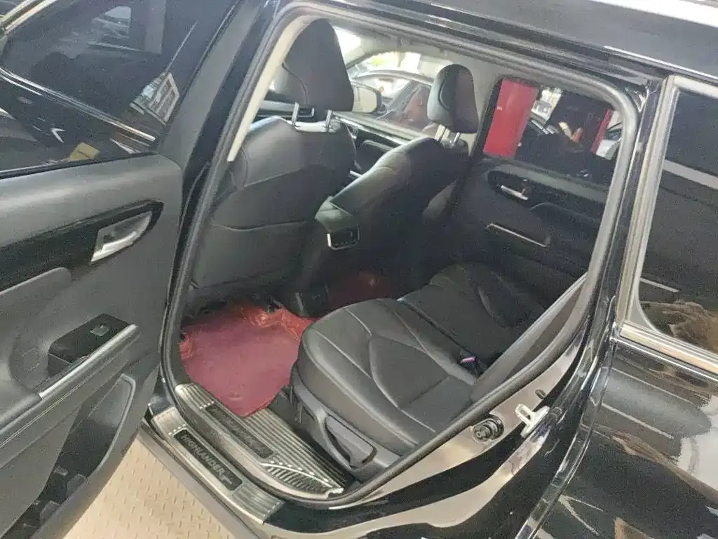 Toyota Highlander 2023 из CN, фото 2