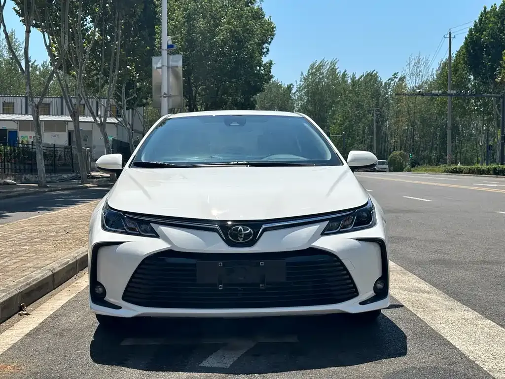 Toyota Corolla — фото 2