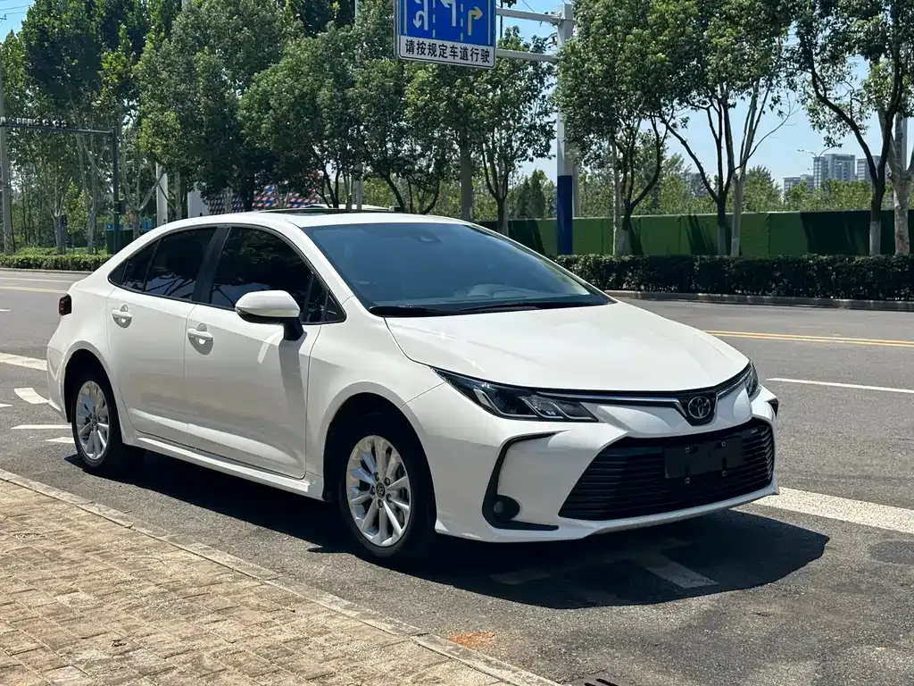 Toyota Corolla — фото 3