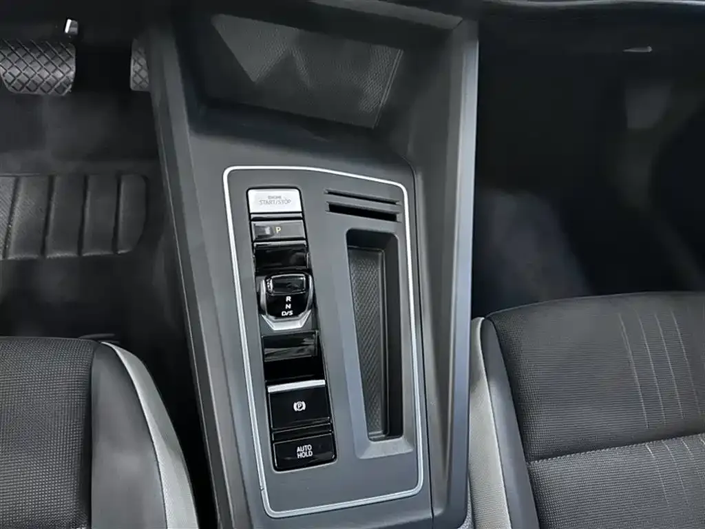 Volkswagen Golf 2022 из CN, фото 9