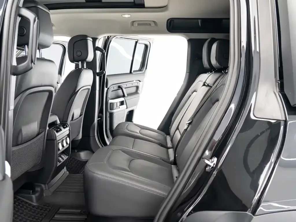 Land Rover Defender 2023 из CN, фото 7