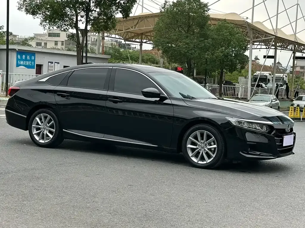 Honda Accord — фото 3