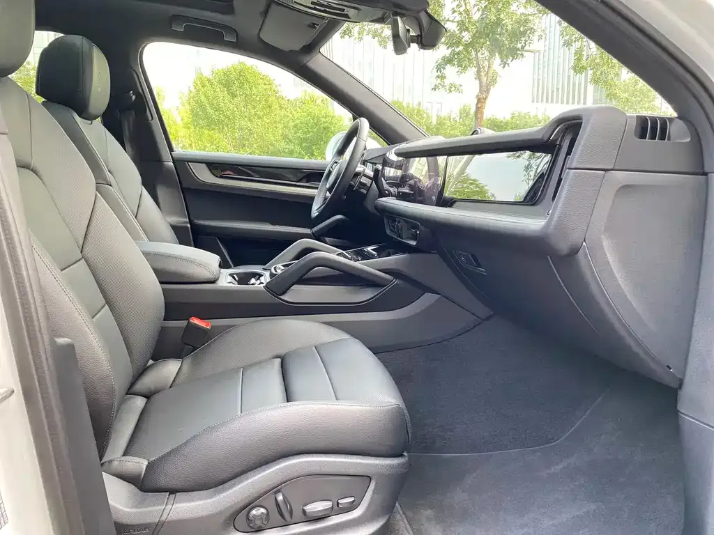 Porsche Cayenne 2025 из CN, фото 10