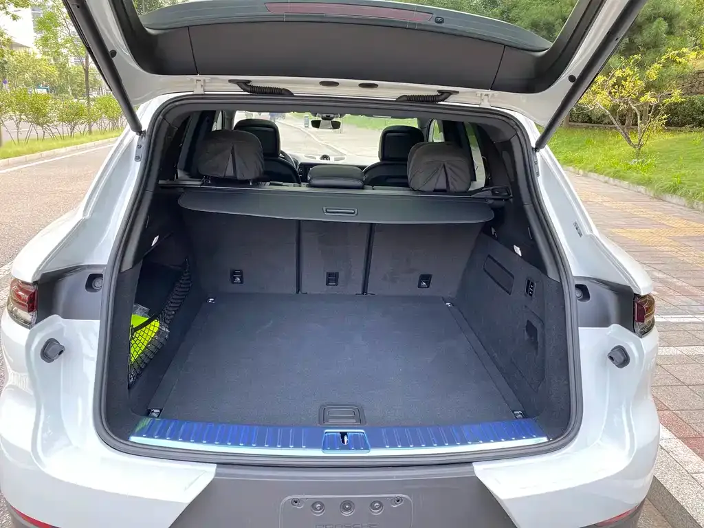 Porsche Cayenne 2025 из CN, фото 7