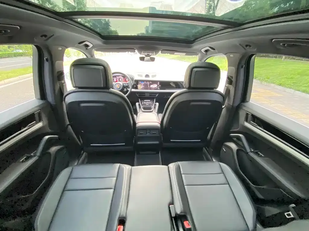 Porsche Cayenne 2025 из CN, фото 8