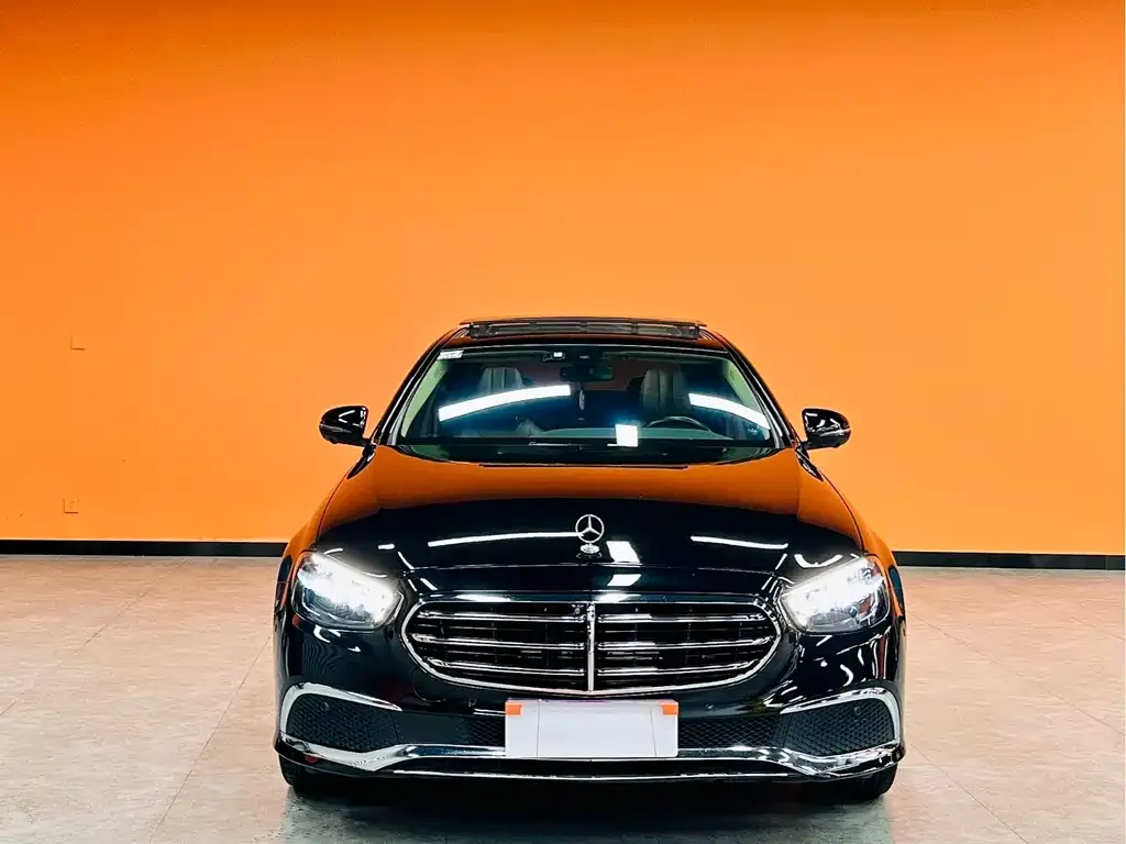 Mercedes-Benz E-Class — фото 2