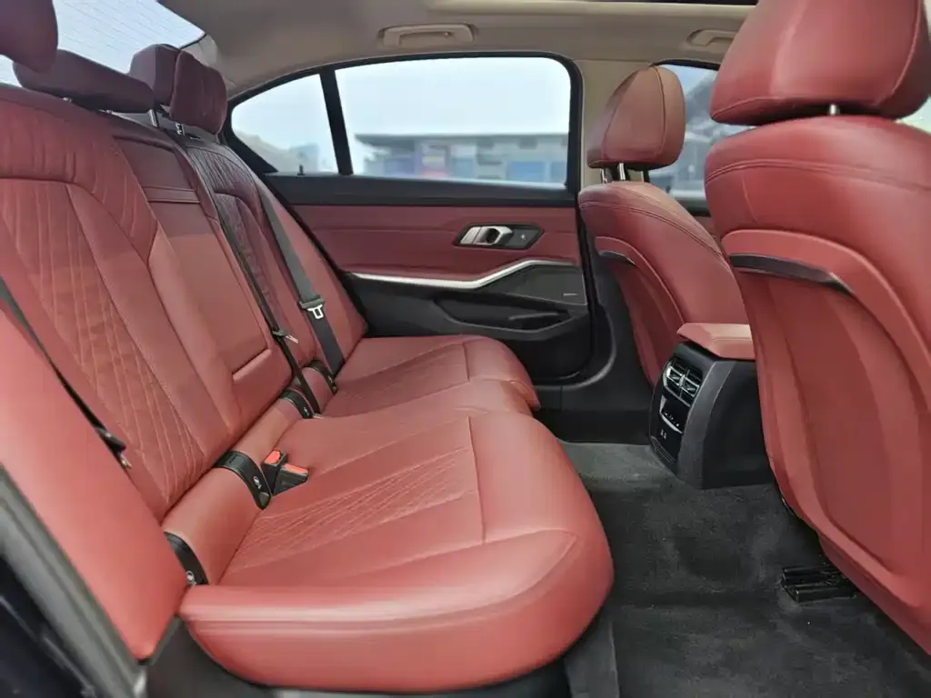 BMW 3 Series 2023 из CN, фото 6
