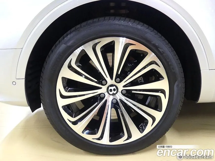 Bentley Bentayga 2022 из KR, фото 9