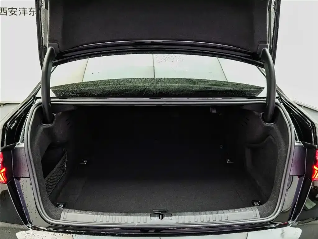 Audi A6L 2025 из CN, фото 9