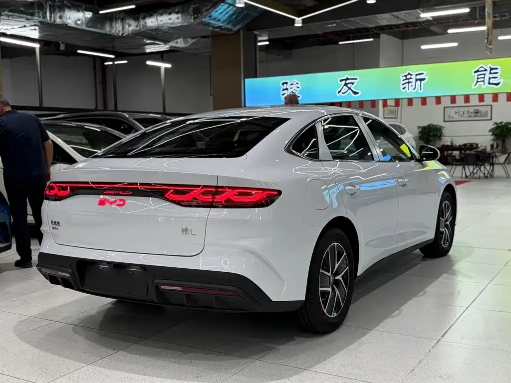 BYD Qin L — фото 4