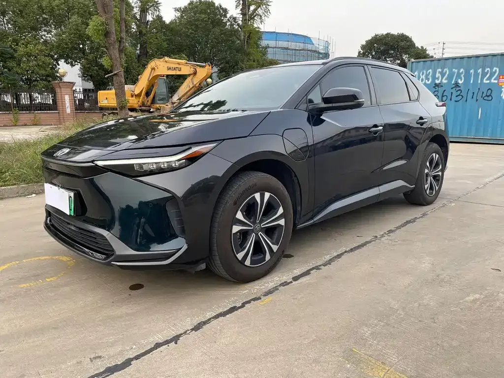 Toyota bZ4X 2022 из CN, фото 1