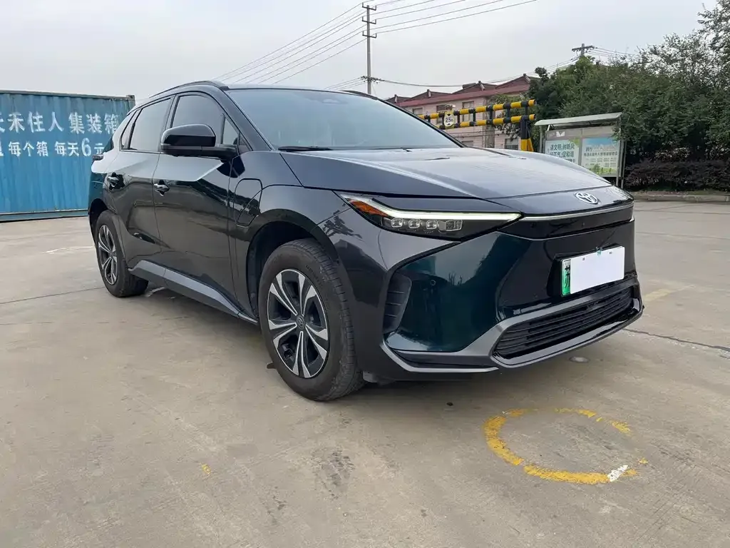 Toyota bZ4X 2022 из CN, фото 3