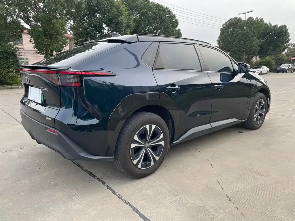 Toyota bZ4X 2022 из CN, фото 4