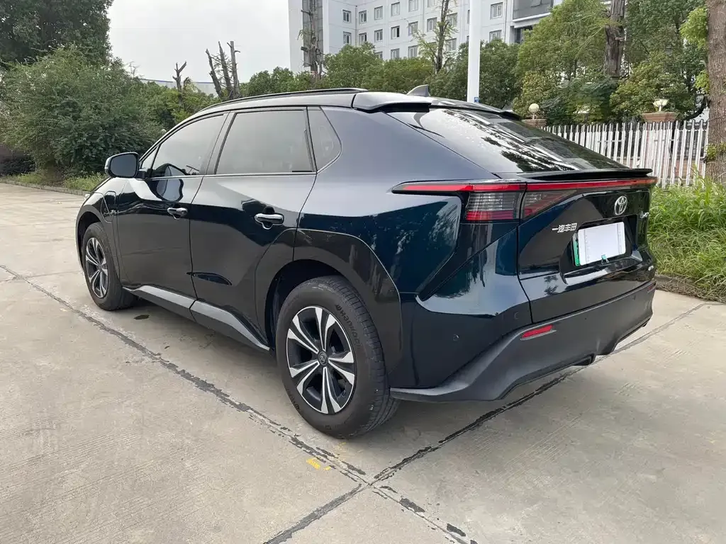Toyota bZ4X 2022 из CN, фото 7