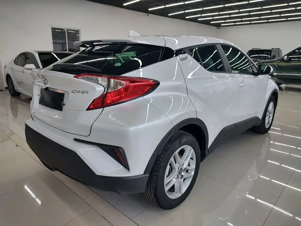 Toyota C-HR 2024 из CN, фото 4