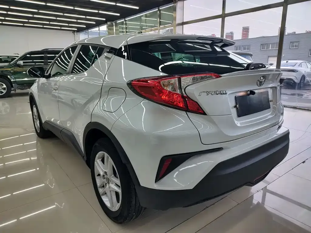 Toyota C-HR 2024 из CN, фото 5