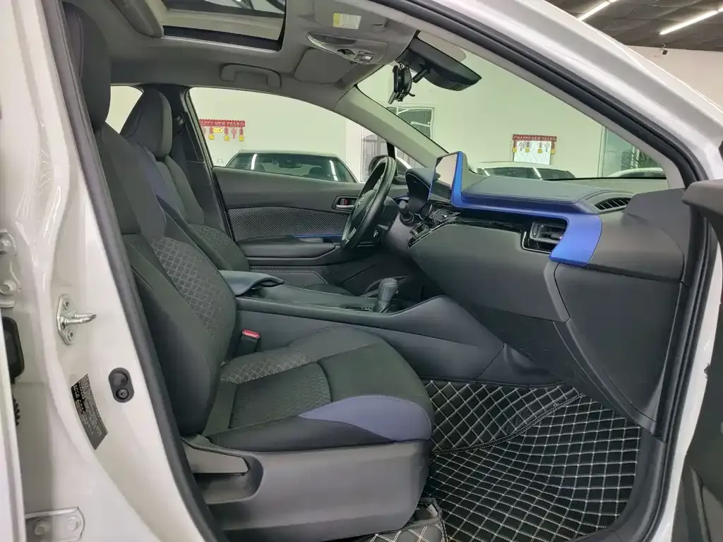 Toyota C-HR 2024 из CN, фото 9