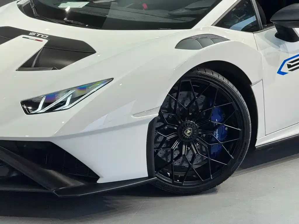 Lamborghini Huracan 2023 из CN, фото 7
