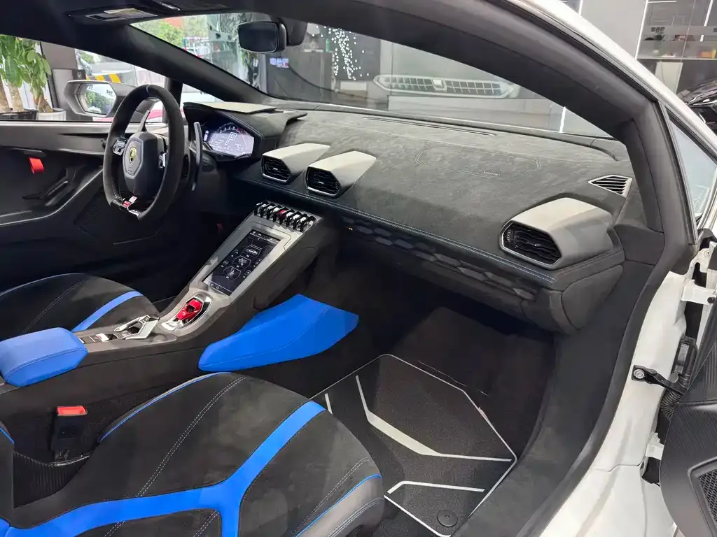 Lamborghini Huracan 2023 из CN, фото 9