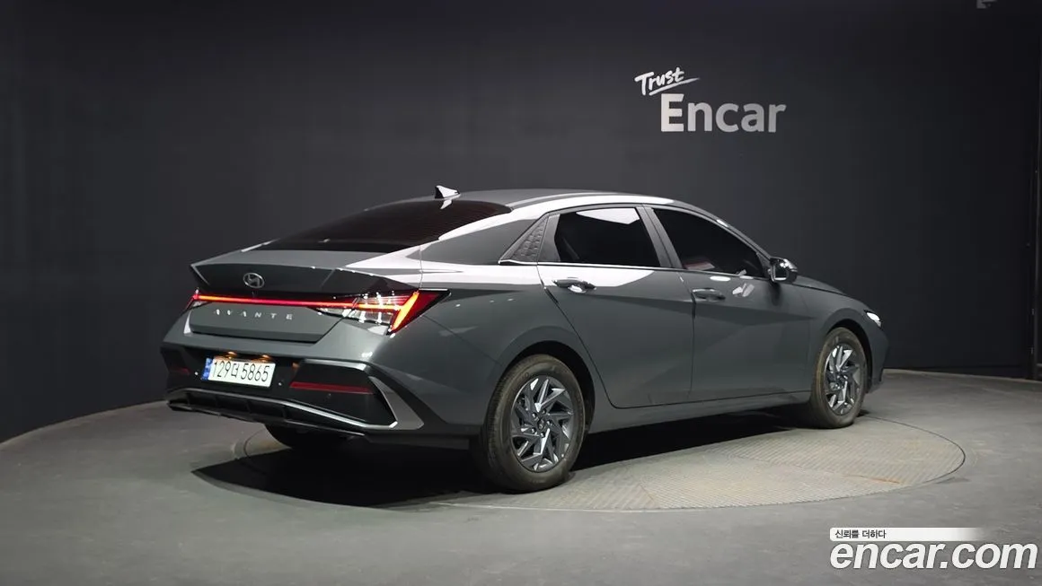 Hyundai AVANTE 2024 из KR, фото 2