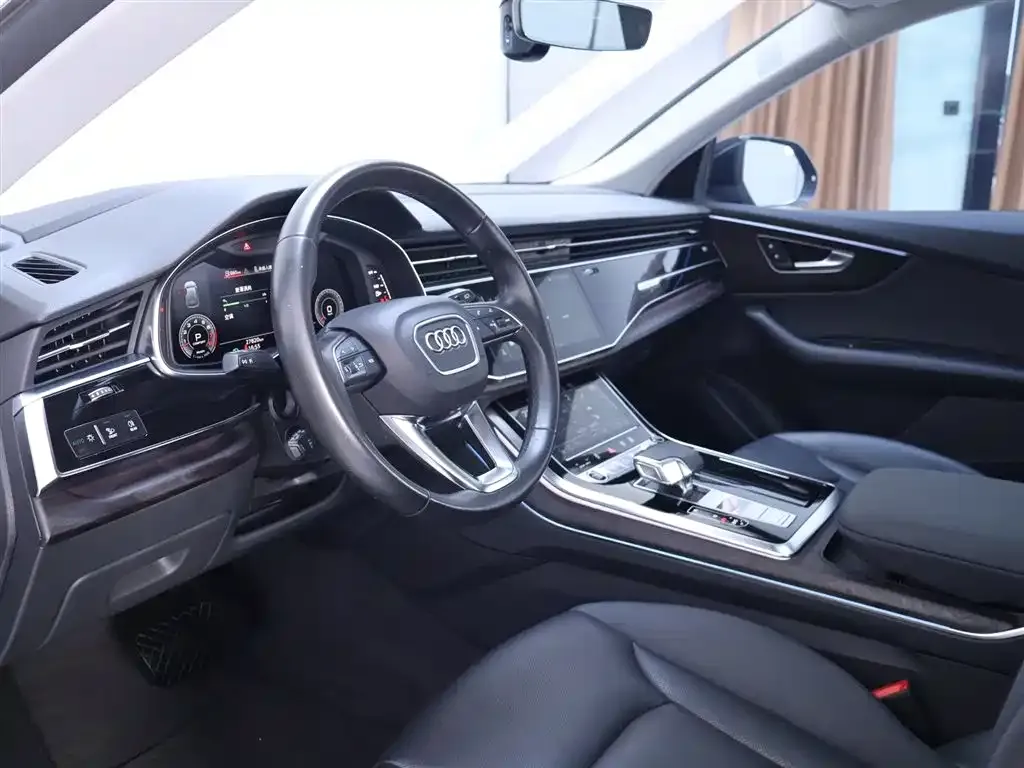 Audi Q8 2023 из CN, фото 10