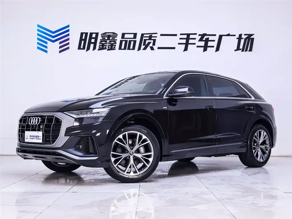 Audi Q8 2023 из CN, фото 2
