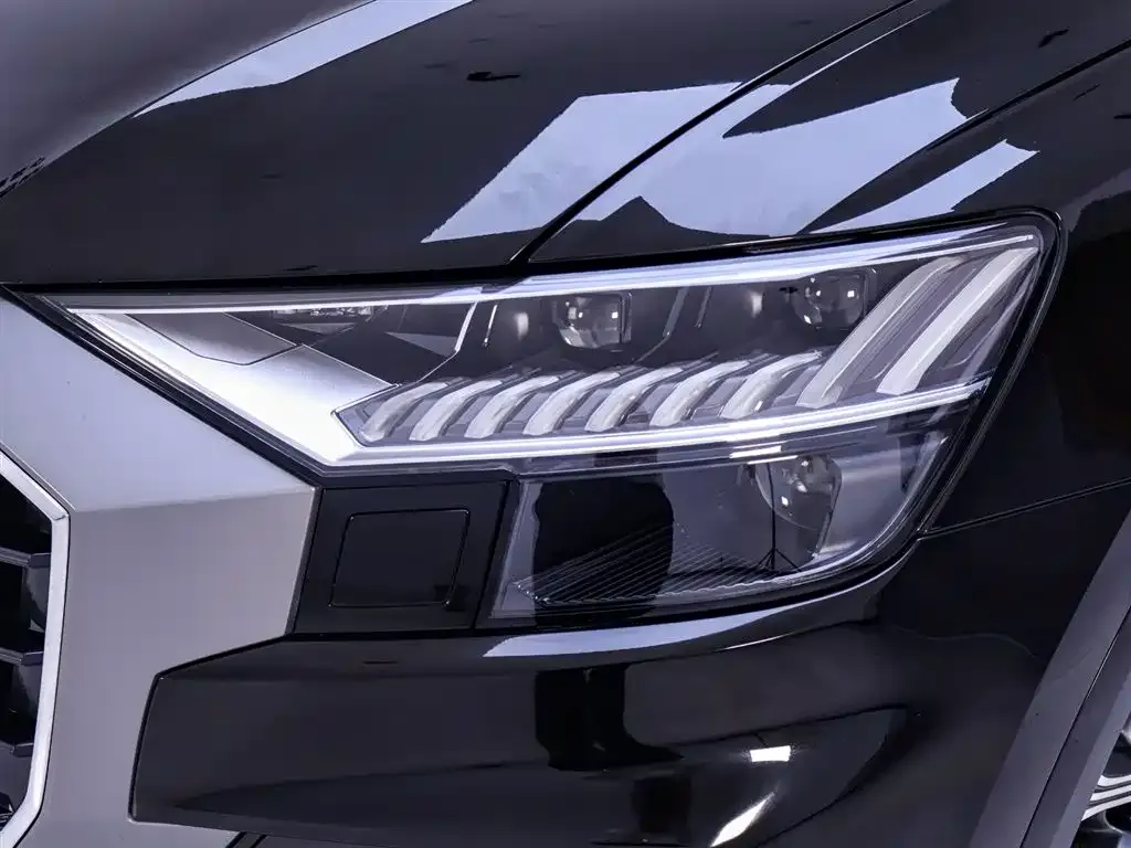 Audi Q8 2023 из CN, фото 4