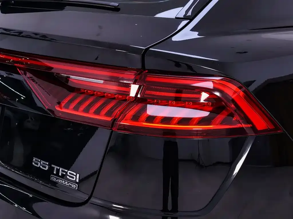 Audi Q8 2023 из CN, фото 8