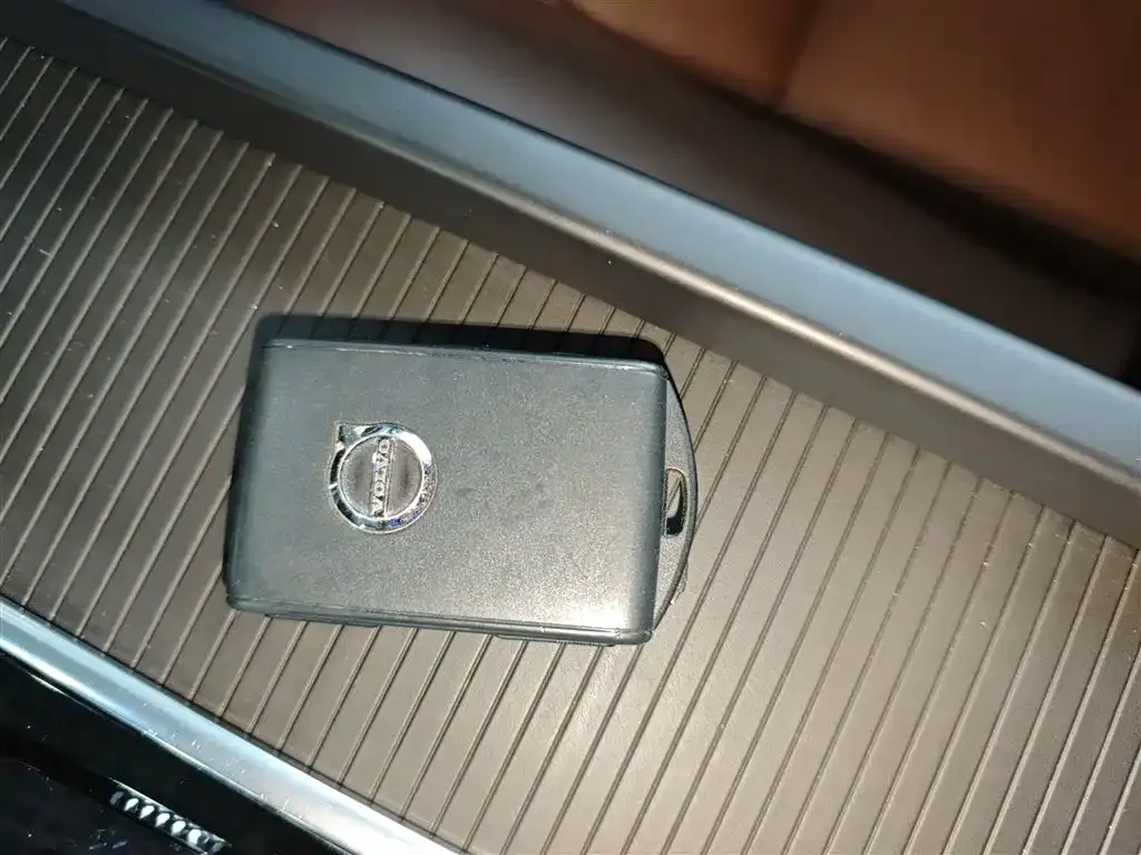 Volvo XC60 2022 из CN, фото 9